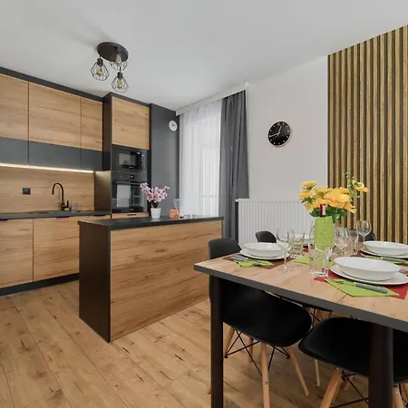 Apartment With 2 Bedrooms & Parking Wroclaw By Noclegi Renters Exterior photo