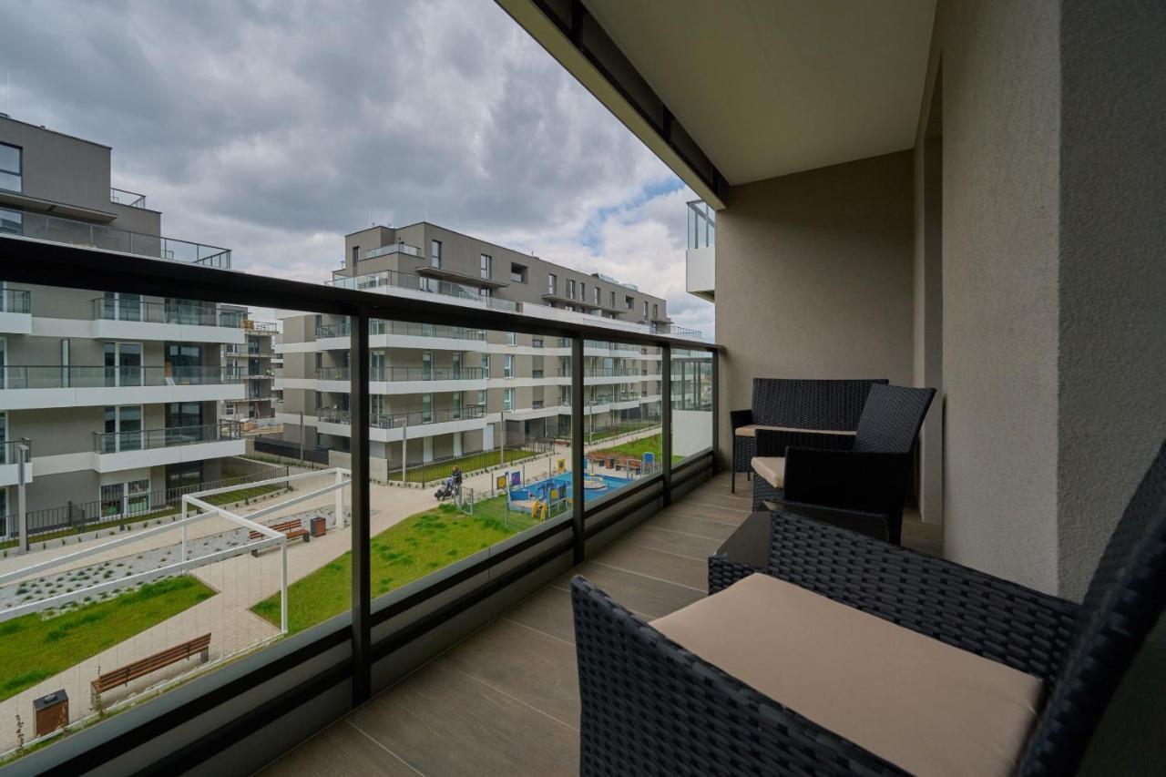 With 2 Bedrooms & Parking By Renters