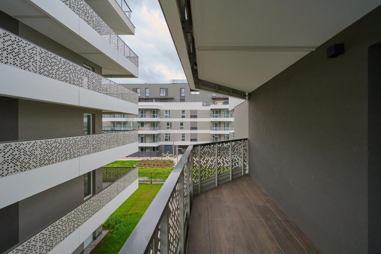 Apartment With 2 Bedrooms & Parking By Renters