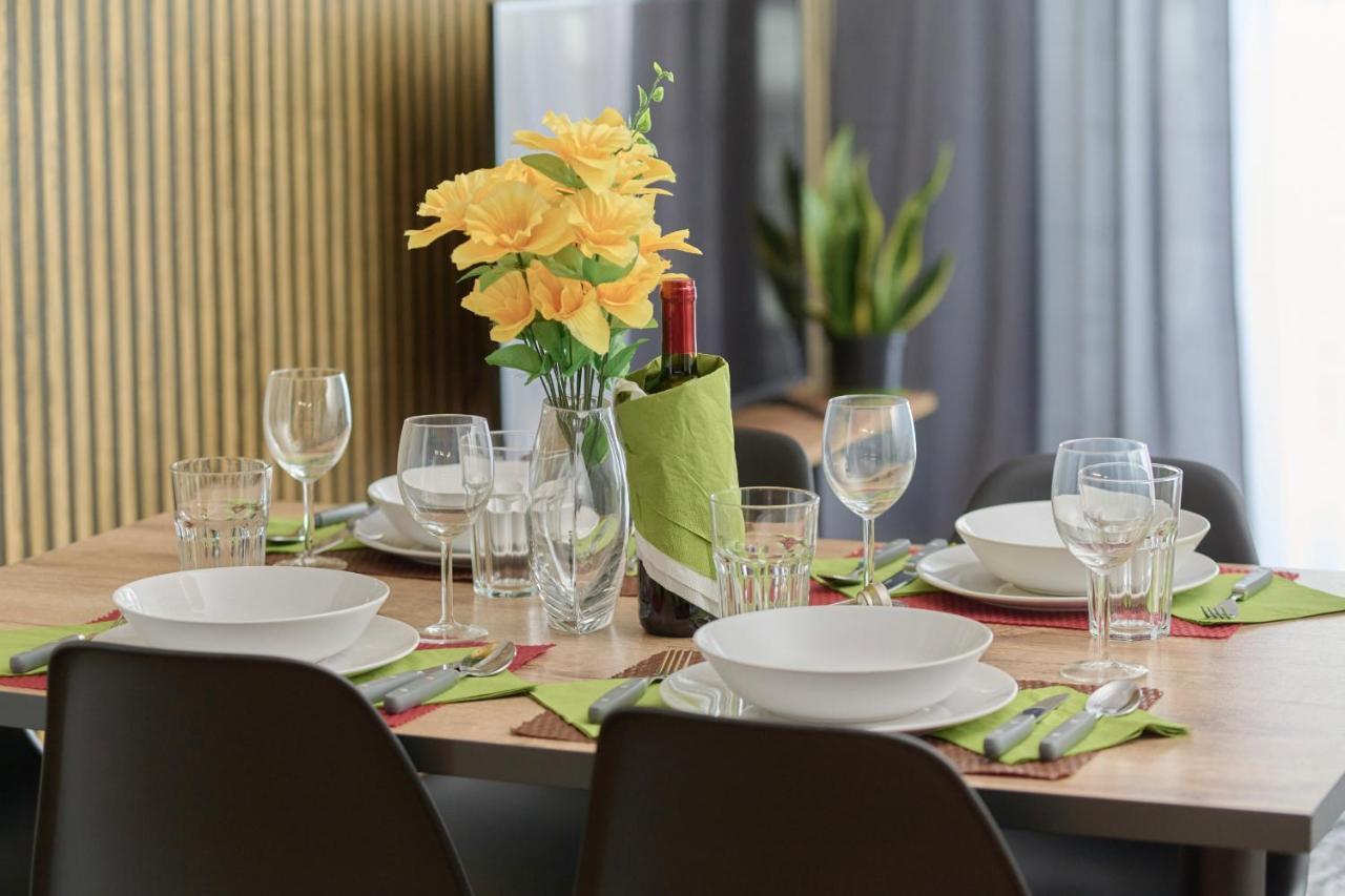 With 2 Bedrooms & Parking By Renters Apartment Wroclaw
